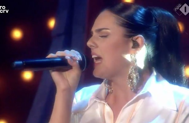 Unieke combinatie Wibi Soerjadi en Famke Louise op M-podium