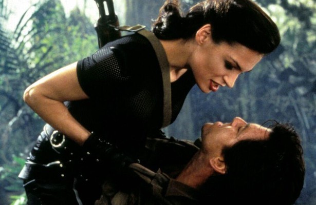 Famke Janssen en Pierce Brosnan in GoldenEye