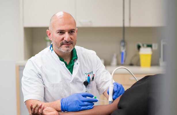 Gor Khatchikyan voor Op de Spoed