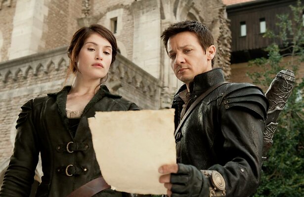 Gemma Arterton en Jeremy Renner in Hansel & Gretel: Witch Hunters