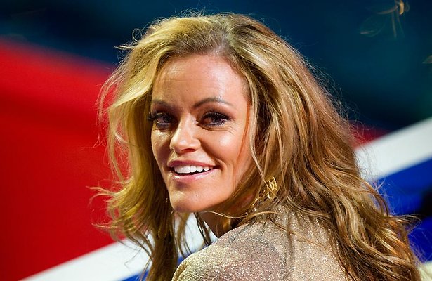 Inge de Bruijn, John de Wolf en Fajah Lourens in Helden door de modder VIPS