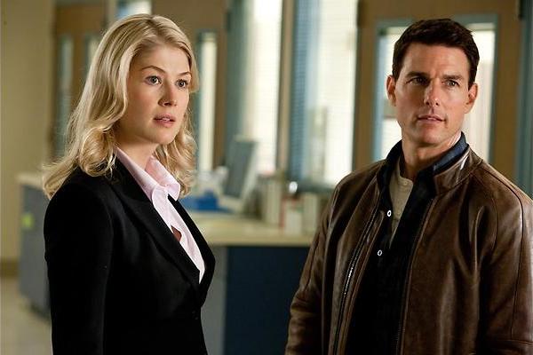 Tom Cruise duikt op uit het niets in Jack Reacher