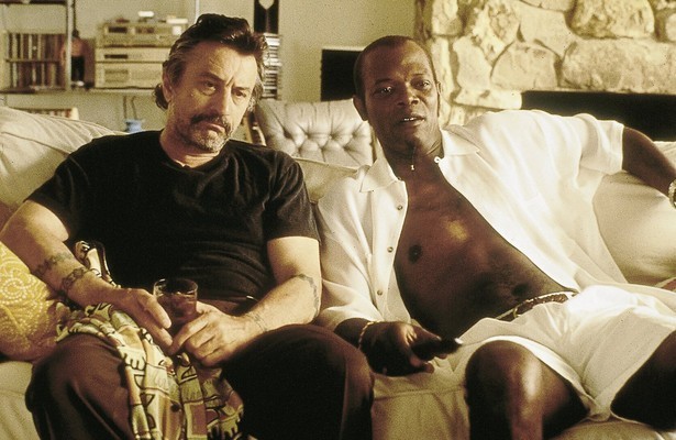 Robert De Niro als Louis Gara (l.) en Samuel L. Jackson als Ordell Robbie in Jackie Brown