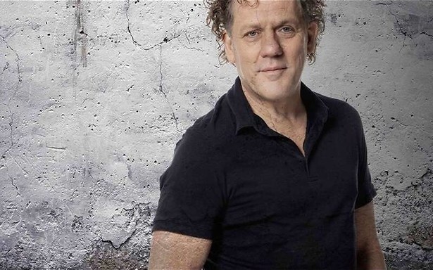 Kees van der Spek pakt digitale oplichters aan