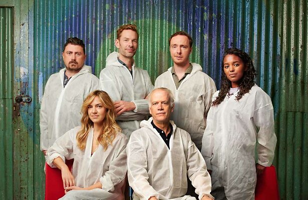 Ersin, Marijn, Maarten, Stefan, Pieter en Sosha voor Keuringsdienst van Waarde