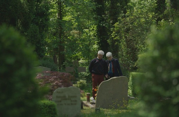 Still uit Leven naast de Dood