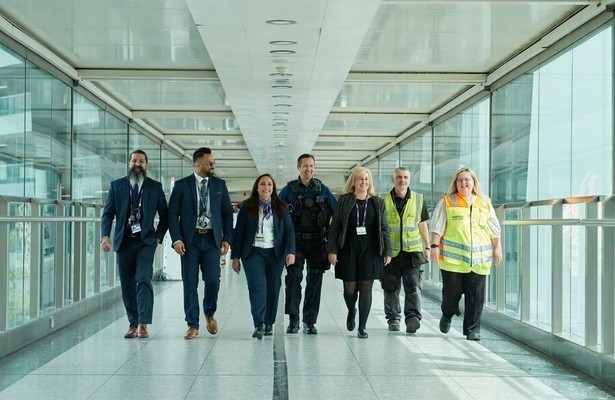 Londen Heathrow: Een Stad op Zichzelf