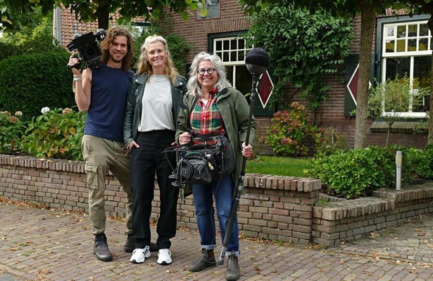 Sophie Hilbrand met Tjodi en Vincent (Nu We Er Toch Zijn: De Verkiezingen)