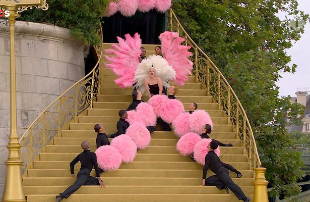 NOS commentaar openingsceremonie Olympische Spelen kan kijkers niet bekoren