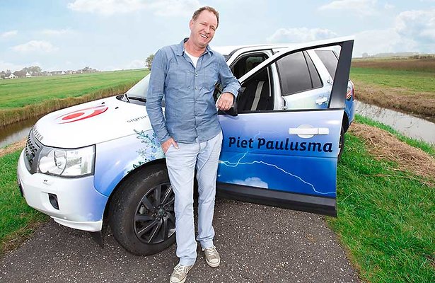 Jan Slagter zegt dat Piet Paulusma te veel geld wil, Piet is verbaasd