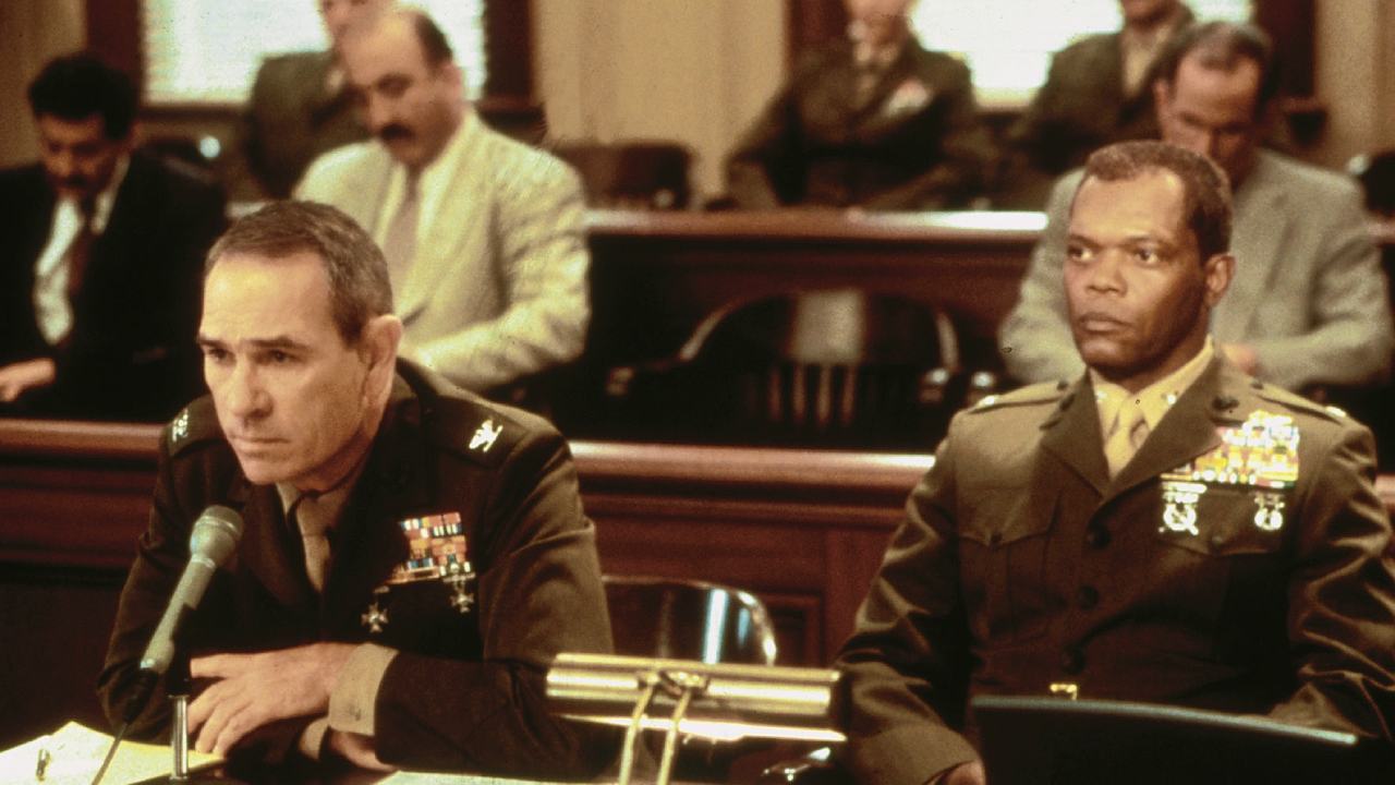 Samuel L. Jackson en Tommy Lee Jones staan voor hele hete vuren in Rules of Engagement