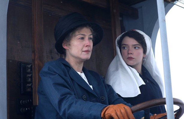 Rosamund Pike als Marie Curie