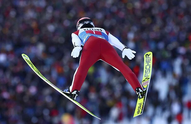 Skispringer Jan Hoerl in actie