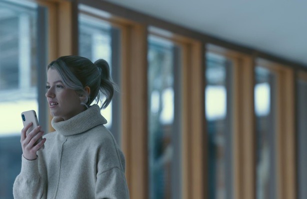 Skyler Davenport als Sophie in See For Me