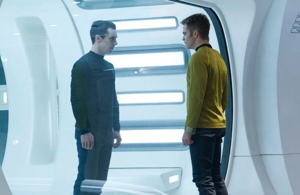 Benedict Cumberbatch en Chris Pine in Star Trek Into Darkness
