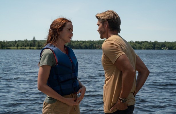 Morgan Kohan en Chad Michael Murray in Sullivan's Crossing