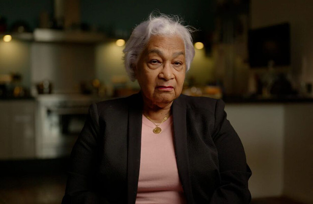 Cynthia McLeod voor Suriname - 50 Jaar tussen Zorg en Hoop