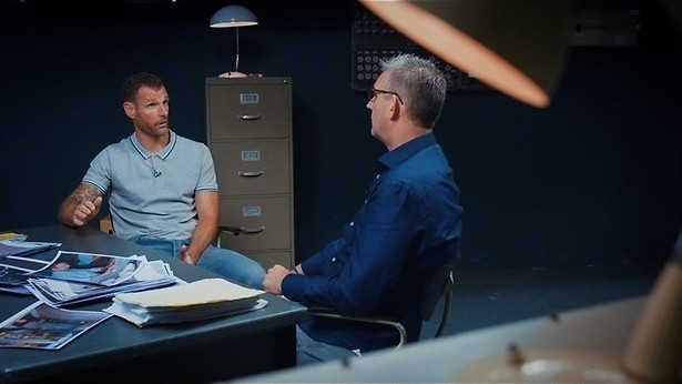 Opvallend rood petje