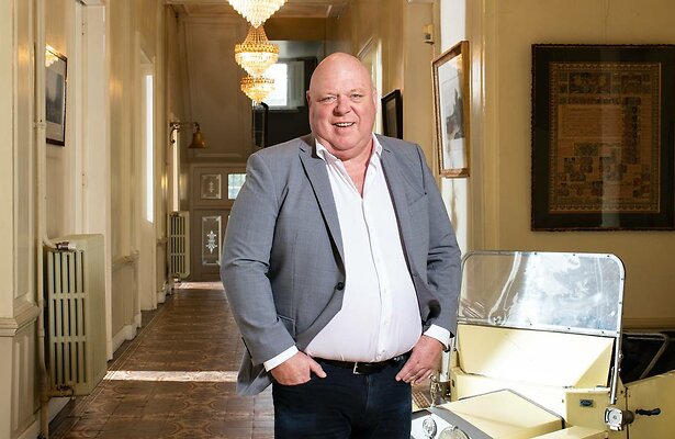 Peter Gillis in kasteel Achel.