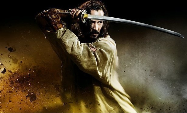 Keanu Reeves zwaait met zijn samoeraizwaard