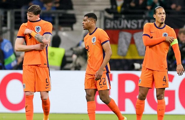 Wout Weghorst, Denzel Dumfries en Virgil van Dijk