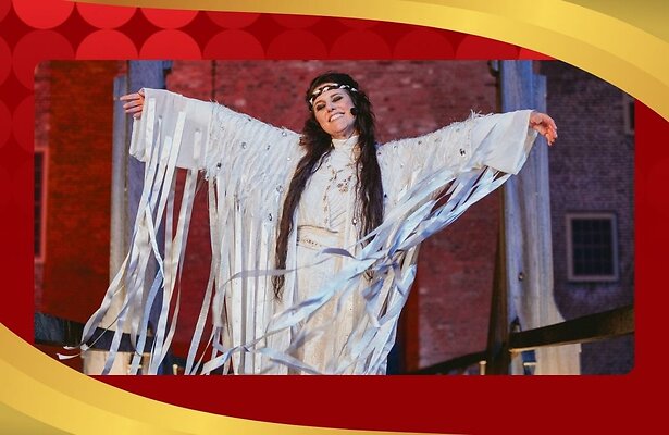 Susan Visser als Geest van het Verleden in Scrooge Live 2024