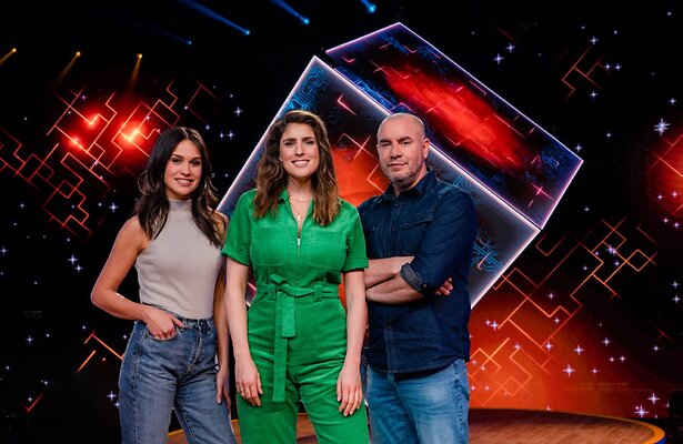 Holly Mae Brood, Marieke Elsinga en Jeroen van Koningsbrugge in Alles is Muziek