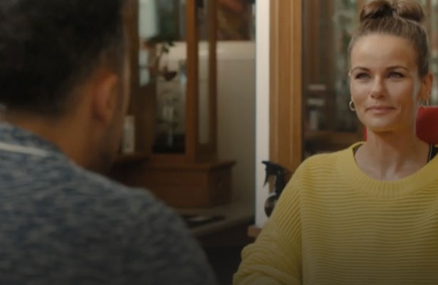 Angela Schijf in De Geknipte Gast.