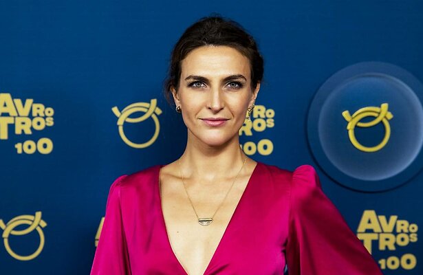 Anna Gimbrère op de blauwe loper van Het Gouden Televizier-Ring Gala in 2023.