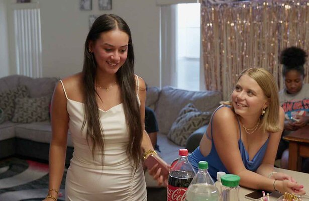 Quincy en Melanie in Au Pairs