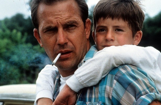 Kevin Costner met T.J. Lowther in A Perfect World