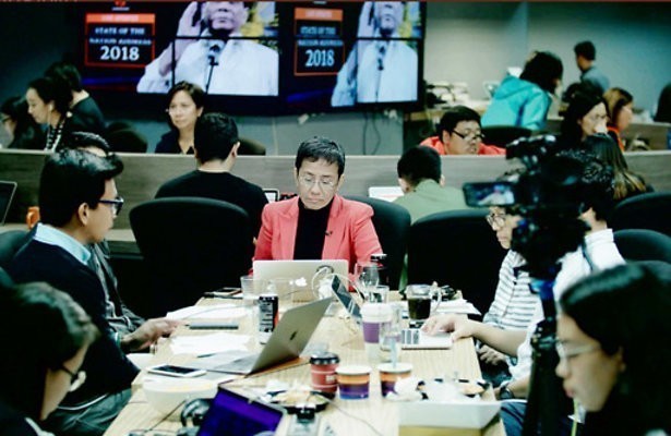 Journalist Maria vraagt door