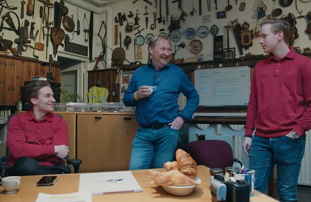 Oos Kesbeke (m) met zijn zoons Camiel Kesbeke (l) en Silvian Kesbeke