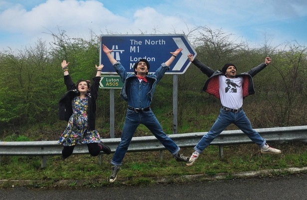 Nell Williams, Viveik Kalra en Aaron Phagura in Blinded by the Light