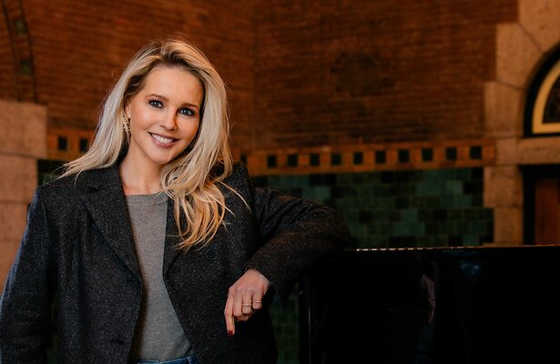 Chantal Janzen (De Piano)