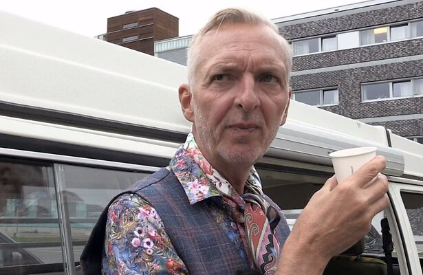 Het kan ook nooit eens normaal...