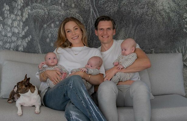 Cora en Floris met hun drieling zijn nieuw in het programma.