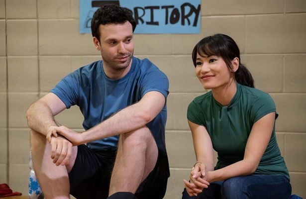 Jacky Lai en Jake Epstein in Candy Cane Candidate