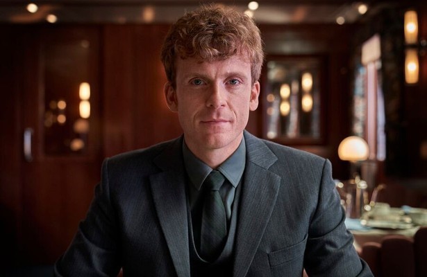 Morten Hee Andersen als Axel in Carmen Curlers