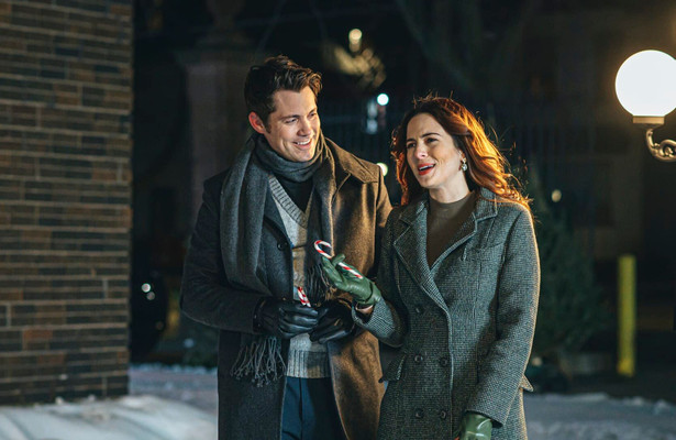 Holly Deveaux en Drew Seeley in Christmas Movie Magic