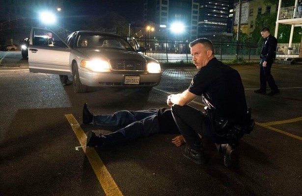 Thomas Jane in Crown Vic