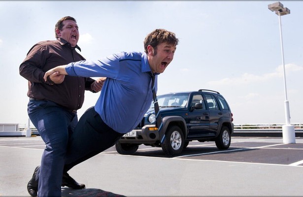 Nick Frost gooit de heupen los