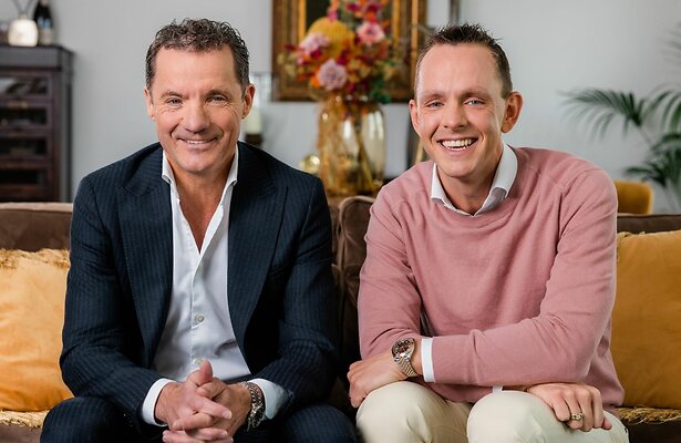 John en Kees komen terug