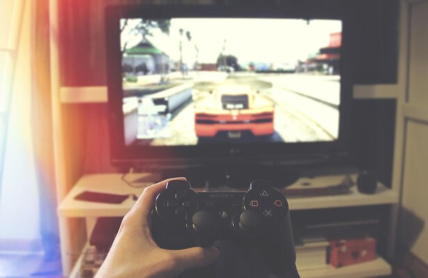 De spanning van televisiecompetities: de opwinding thuis verlengen