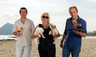 De Hanslers: Van de piste naar de playa