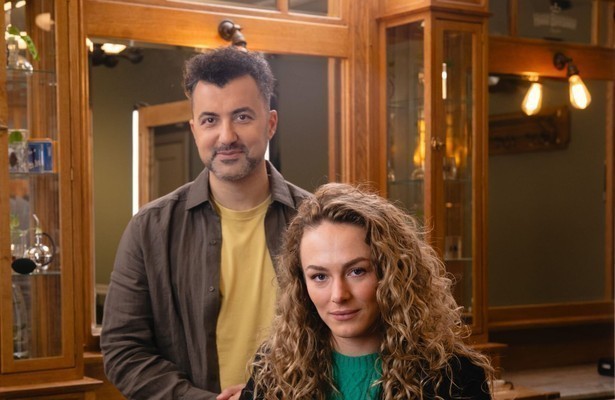 Eus en Lieke Klaver in De Geknipte Gast