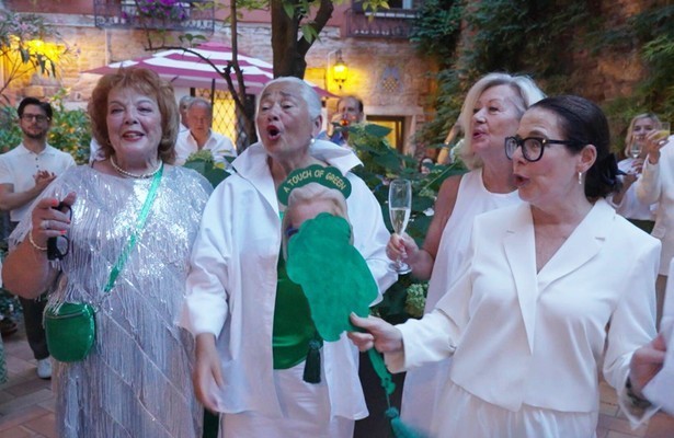 Still uit De Grannies van Amsterdam afl. 6