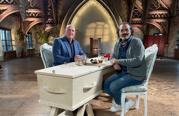 Kefah Allush en André Kuipers in De Kist