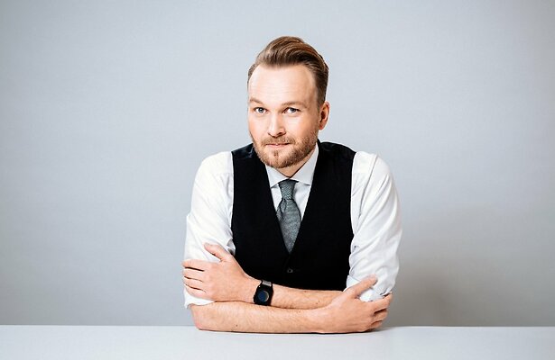 Arjen Lubach voor De Avondshow met Arjen Lubach