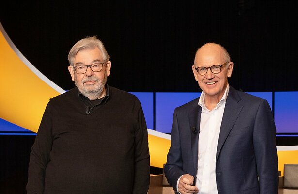 Maarten van Rossem en Philip Freriks voor De Slimste Mens